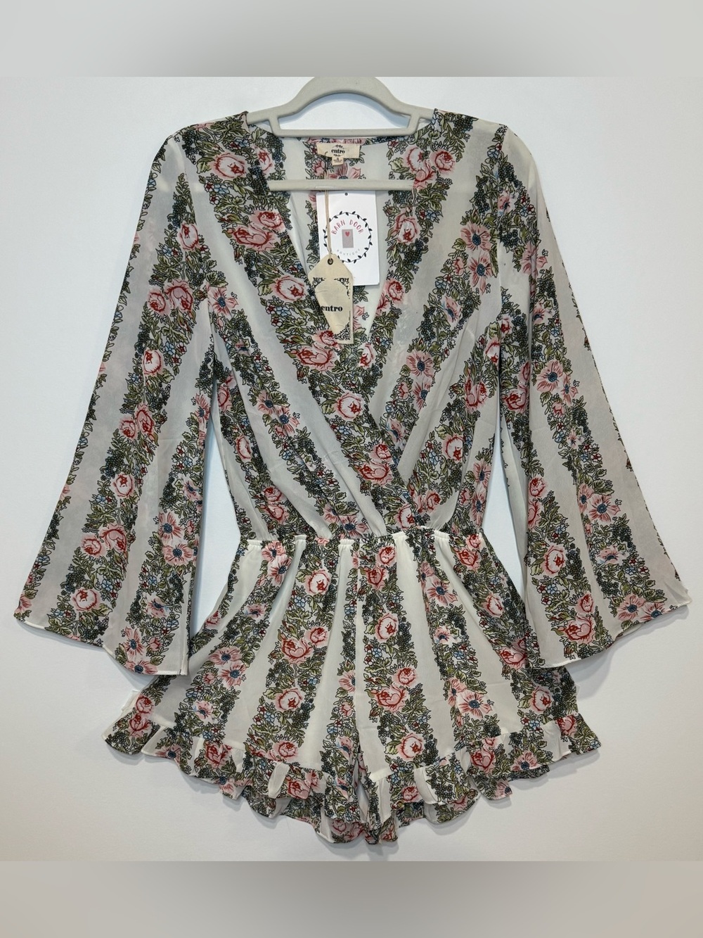NEW Entro Women’s Leah Floral Long Bell Sleeves V-Neck Romper Ruffle Hem Size S